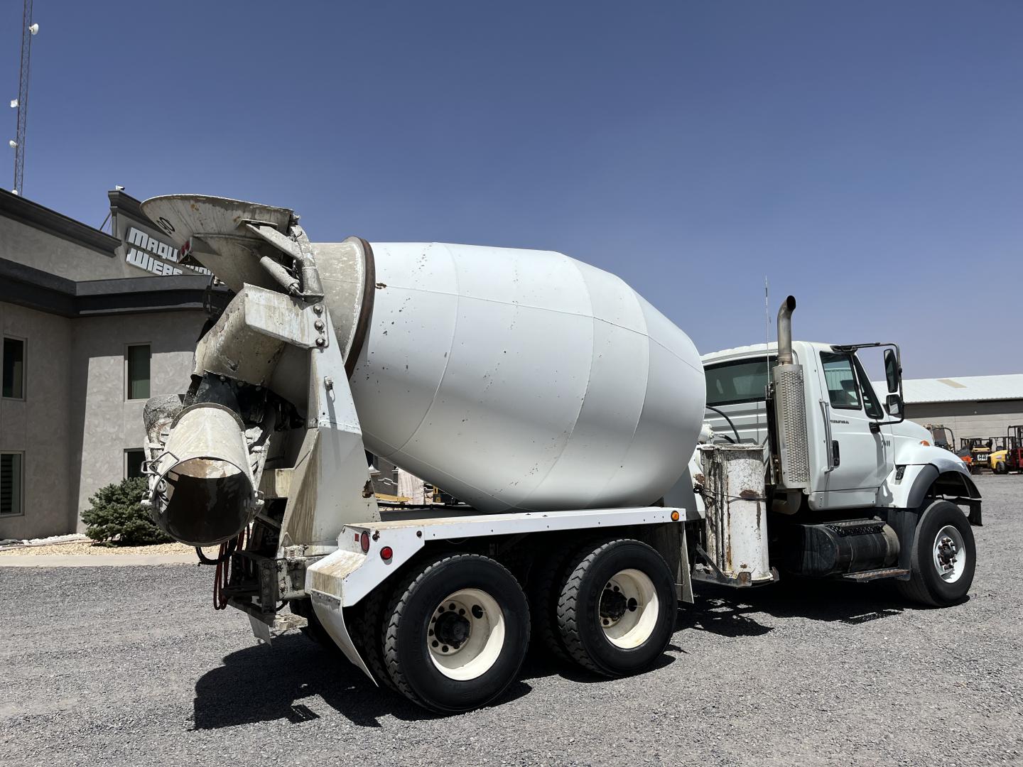 ./imagenes/INVOICE/2019/18041/CAMION INTERNATIONAL CON EQUIPO REVOLVEDOR MACNEILUS (4).JPG